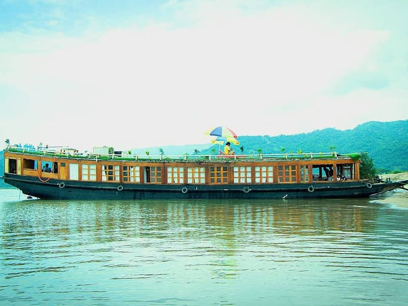 Fun-Filled Day Out at - A Rythmic Padma Houseboat  landscape